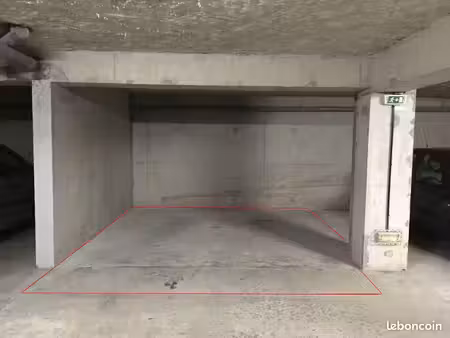 emplacement parking 16m² dans garage sécurisé à oullins