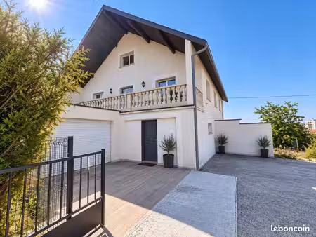 maison 5 pièces 165 m²
