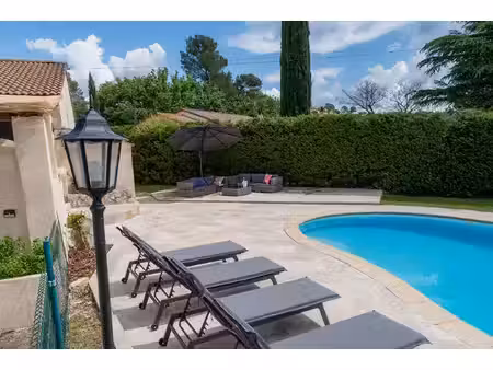 maison meublée à louer à garéoult - 5 pièces avec piscine