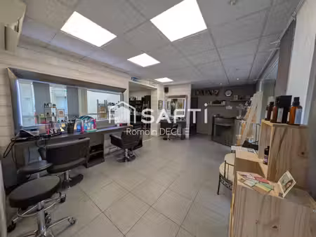 joli salon de coiffure  opérationnelle