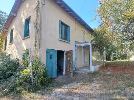 a vendre lavelanet maison independante a renover avec grand jardin