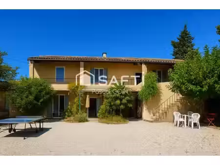 mas de caractère avec piscine au cœur du gard