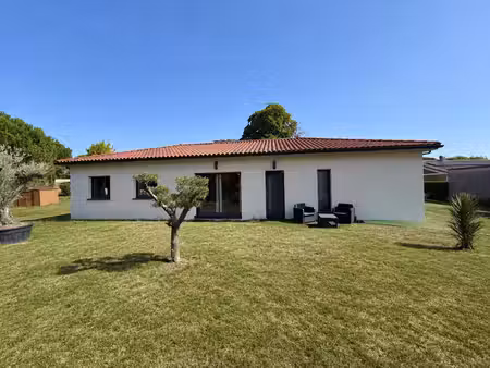 maison comtemporaine plain-pieds avec commerces a proximite