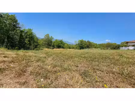 terrain constructible de 2000m2