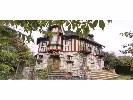 splendide maison familiale de 12 pièces à la rochette avec grand jardin paysager et vue im