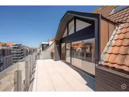magnifique duplex spacieux (216 m2) entièrement rénové situ
