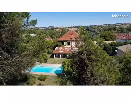 appartement 7 pièces 212 m²