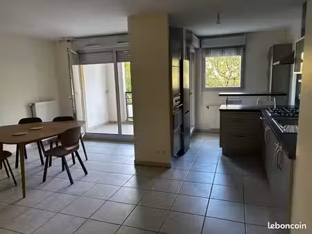 appartement t3 bron église