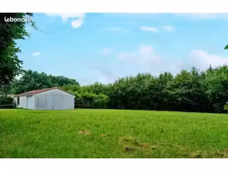 terrain constructible 786m²
