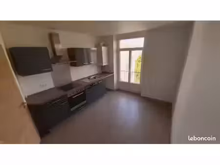 particulier loue appartement 3 pièces de 80 m² avec garage  balcon et terrasse