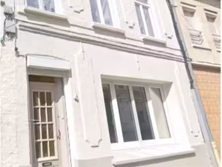 location nue maison de ville bourbourg