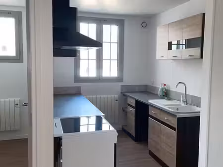 location : maison mitoyenne meublé 90 m²