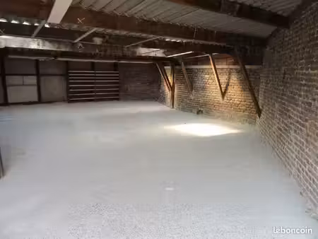 grand garage entrepôt à louer la bassée