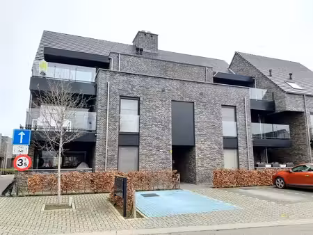 mooi recent appartement te bree