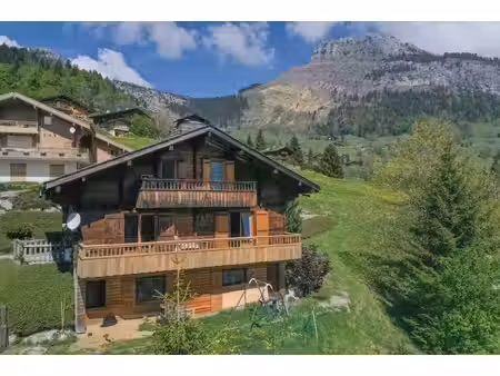 chalet avec 2 appartements