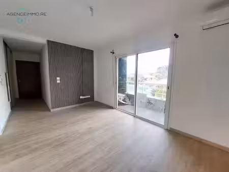 location appartement 1 pièce 29 m² à saint denis chaudron (97490)  650 €