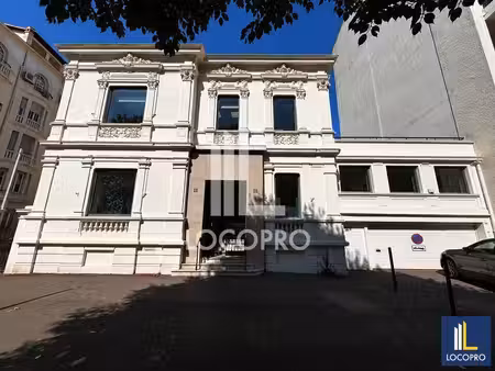 location commerce antibes 06600 297m²