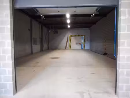 groot magazijn/garage/opslagruimte
