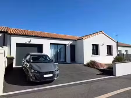 vente maison à bégrolles-en-mauges (49122) : à vendre / 104m² bégrolles-en-mauges