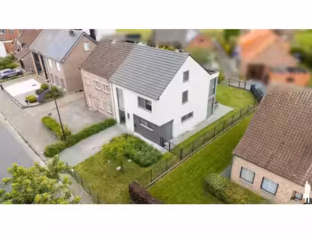 instapklare energiezuinige gezinswoning met 4 slaapkamers en zonnige tuin