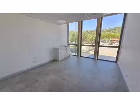 bureau prestigieux de 98 m2 en location - mouans-sartoux  france