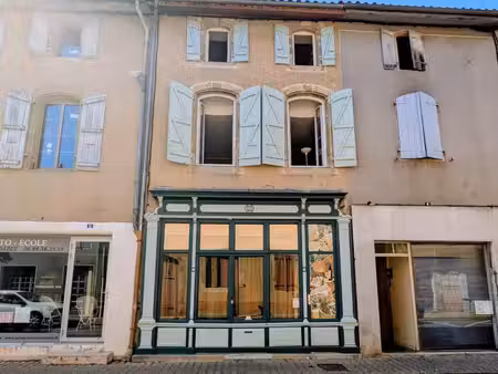 belle maison familiale au coeur du village