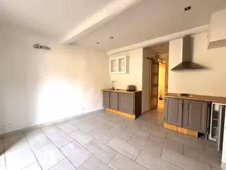 appartement en rdc 2 pieces 28m2 renove