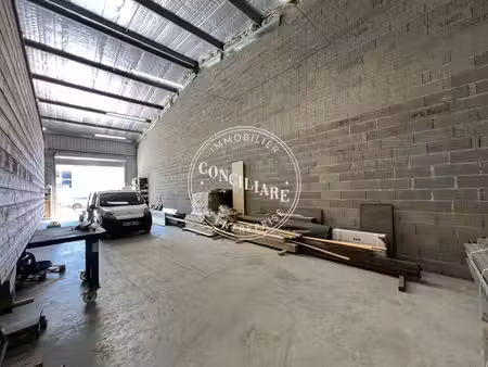 location entrepôt 120m²