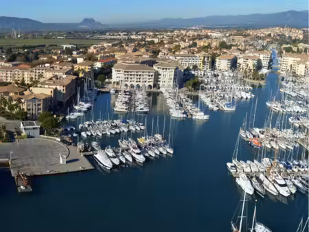 murs commerciaux port et plage fréjus