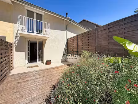 charmante maison duplex rénovée avec jardinet et terrasse pl