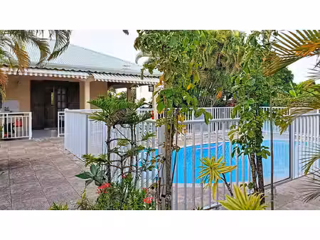 villa t4 avec piscine au moule