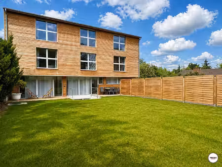 deux maisons d'architecte neuves sur les hauteurs de villennes sur seine