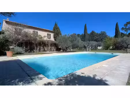 propriété avec piscine en campagne de martigues