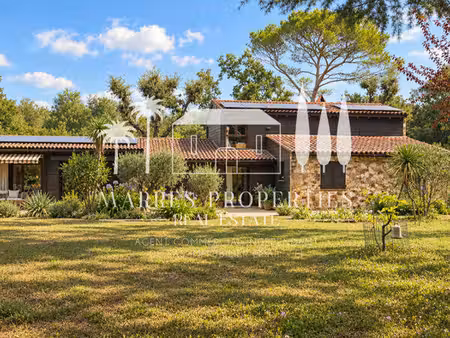 maison de 186 m² à fort potentiel sur 2 681 m² de terrain