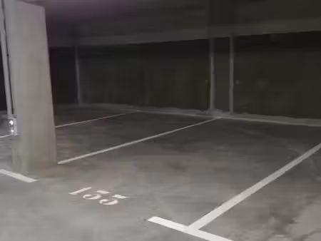 parking à louer - lille (59) - 85€