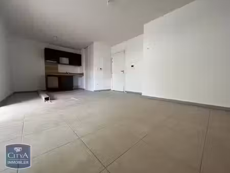 appartement à louer 2 pièces 47.6 m² - nîmes (30) - 683€