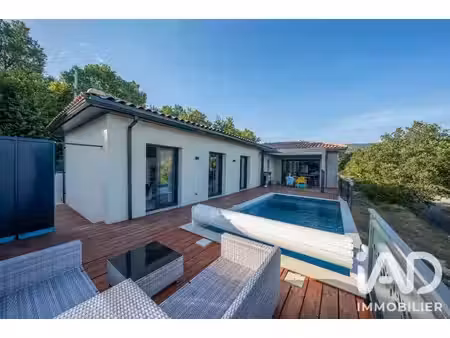 maison traditionnelle à vesseaux (07200)