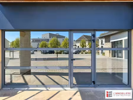 location commerce acigné 35690 77m²