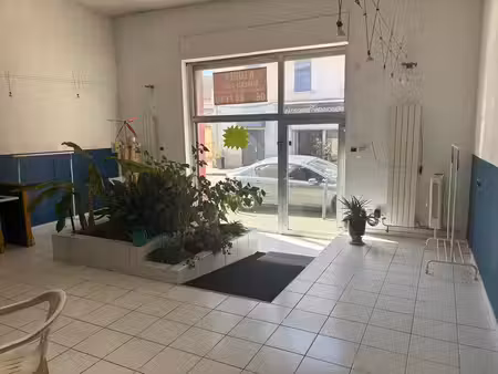 location commerce carpentras 84200 75m²