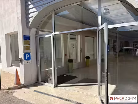 location commerce carpentras 84200 86m²