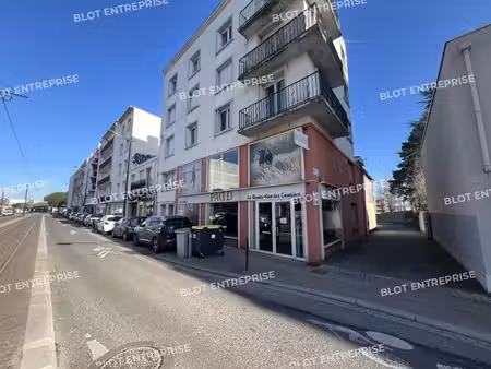 vente commerce nantes 44100 420m²
