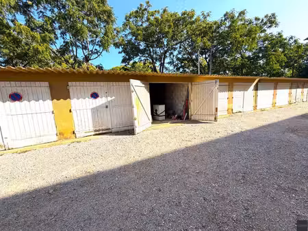 garage - 12.69m ²