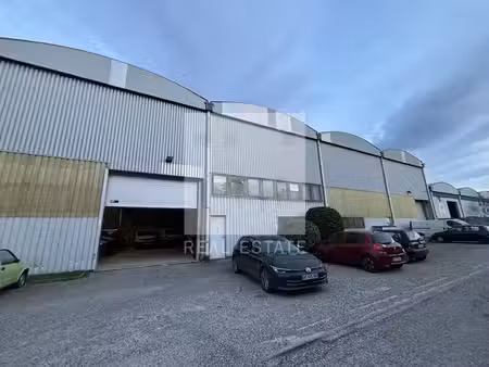 location local d’activités 700m²