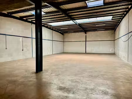 location local d’activités 1000m²
