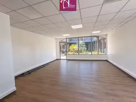 location local commercial 40m² les abymes 97139