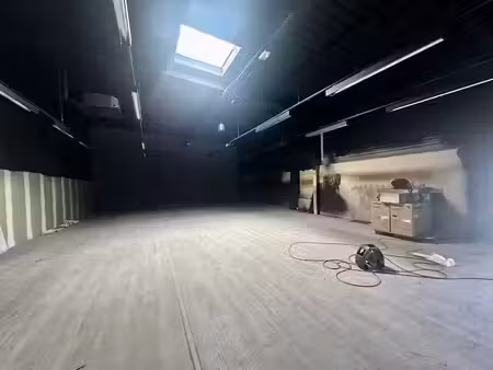 location locaux professionnels 2 pièces 230 m² à perpignan (66000)  1 500 €