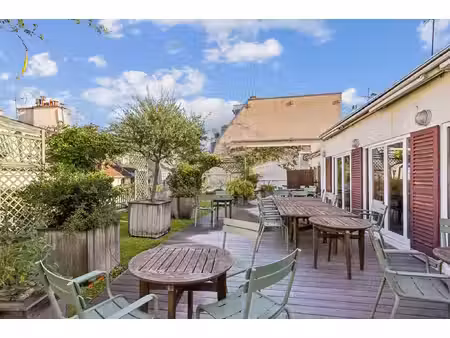location local professionnel 300m²