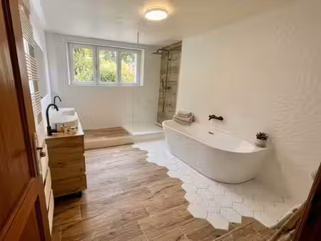 maison familiale de 230 s² sur 1 190 m² de terrain