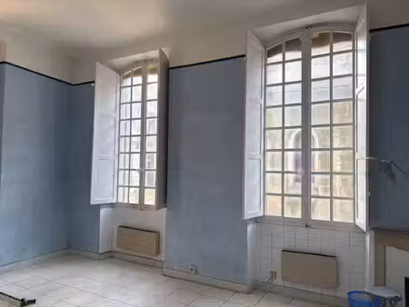 a vendre : arles  arènes  appartement t3.