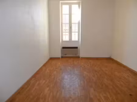 location appartement 2 pièces 51 m² à salon-de-provence (13300)